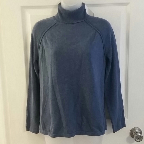 Turtleneck sweater - Picture 4 of 7